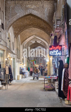 Bazar-e Bozorg, il grand bazaar di Isfahan, Iran Foto Stock