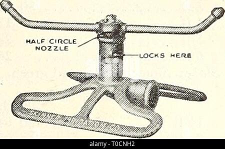 Dreer's garden prenota 1930 (1930) Dreer's garden prenota 1930 dreersgardenbook1930henr Anno: 1930 Rain King 'Msprinkler o-pioggia' sprinkler sprinkler, Prato. Siamo elenco ma quattro delle tante varietà che portiamo in magazzino. Un elenco completo è dato nel nostro catalogo di attrezzo speciale di cui una copia sarà inviato su richiesta. Sprinkler ad anello. Un 8 pollici, anello realizzato in ottone pesante, dando un finemente suddiviso, ben distribuito mist, prezzo, postpagato $1 00 Mor-pioggia. Una più semplice regolazione converte il mor- pioggia da un irroratore girevole ad una parte stazionaria di irrigazione a spruzzo di un mezzo cerchio. Molto utile per la bagnatura di ga Foto Stock