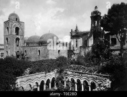 Chiostro della chiesa di San Giovanni degli Eremiti, palermo 1910-20 Foto Stock