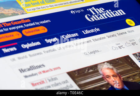 Il Guardian news sito web pagina anteriore per la versione online del quotidiano Guardian NEL REGNO UNITO. Foto Stock