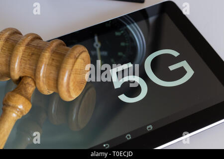 Mainz, Germany, March 19 2019: Symbolic picture for start of the 5G frequency auction. Foto Stock