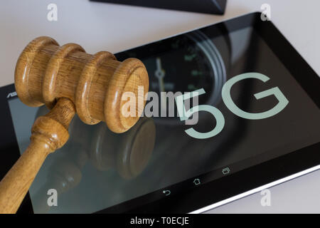 Mainz, Germany, March 19 2019: Symbolic picture for start of the 5G frequency auction. Foto Stock