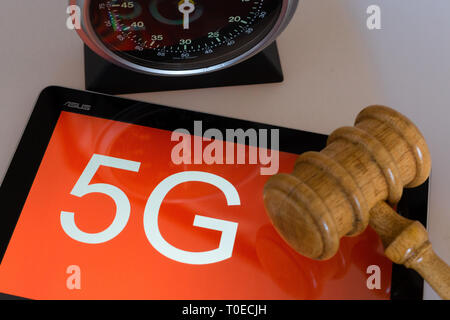 Mainz, Germany, March 19 2019: Symbolic picture for start of the 5G frequency auction. Foto Stock