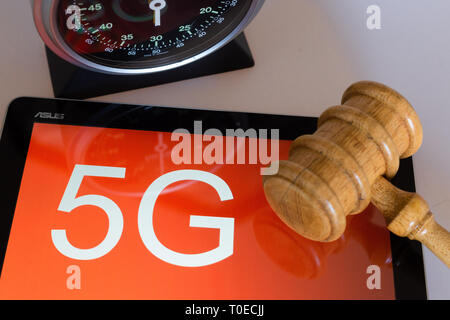 Mainz, Germany, March 19 2019: Symbolic picture for start of the 5G frequency auction. Foto Stock