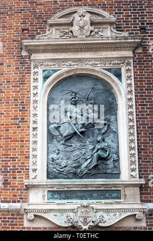 Antica incisione sulla parete chiesa San Marys Basilica di Cracovia. Sollievo commemora King Johns III 1683 vittoria su Turchi nella battaglia di Vienna in Polonia Foto Stock