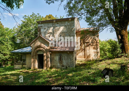 Immagine dell'Arcangelo georgiana Chiesa ortodossa in stile georgiano esterno, decimo - XI secolo, Superiore Krikhi, Krikhi, Georgia (paese). Foto Stock