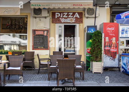 La Serbia, Maggio 2018 - ristorante pizzeria a Gospodska Street nella città di Zemun Foto Stock