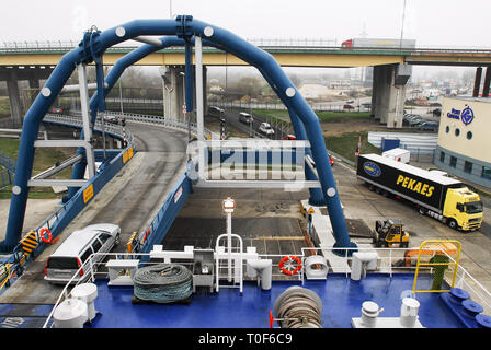 MS Stena Baltica, ro-pax ferry di proprietà di Stena Line, a Gdynia, Polonia. Il 12 aprile 2008 © Wojciech Strozyk / Alamy Stock Photo Foto Stock