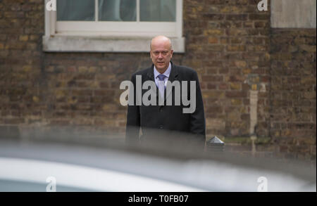 Londra, Regno Unito. 19th marzo 2019. Chris Grayling, Segretario di Stato per i trasporti a Downing Street per una riunione settimanale del gabinetto. Credito: Malcolm Park/Alamy Live News. Foto Stock