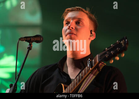 Londra, Regno Unito. Xix Mar, 2019. George Ezra performing live sul palco dell'O2 Arena di Londra. Foto Data: martedì 19 marzo, 2019. Credito: Roger Garfield/Alamy Live News Foto Stock