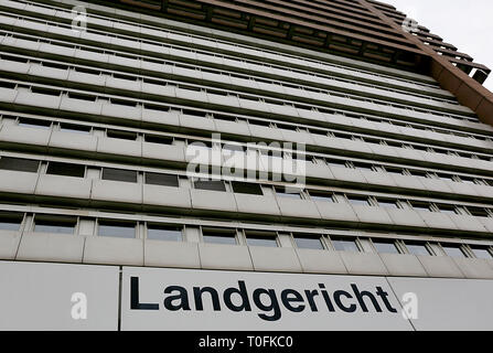 Il 20 marzo 2019, della Renania settentrionale-Vestfalia, Köln: la sede del Langericht e Amtsgericht di Colonia. Foto: Oliver Berg/dpa Foto Stock