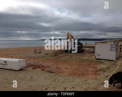 Barene, Poole, Dorset, Regno Unito. Xx marzo, 2019. Barene Bue Flag Beach, stazioni di bagnino che arrivano per la stagione estiva. In una tranquilla giornata. Credito: Suzanne McGowan/Alamy Live News Foto Stock