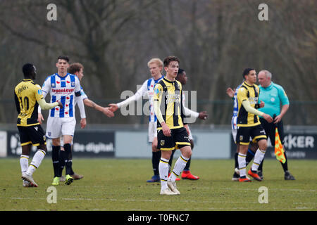 HEERENVEEN , calcio, 20-03-2019 , skoatterwald addestramento complesso , Stagione 2018 / 2019, Friendly , fine del gioco durante la partita SC Heerenveen - Vitesse Foto Stock