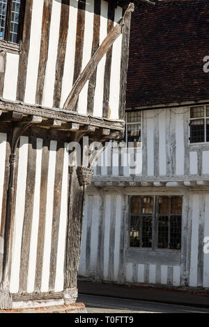 Angolo di Water Street e Lady Street, Lavenham, Suffolk, Inghilterra, Regno Unito, Europa. Foto Stock