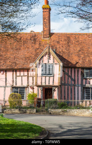 Nether Hall, un mezzo in legno edificio nel villaggio di Cavendish, Suffolk, Inghilterra, Regno Unito Foto Stock