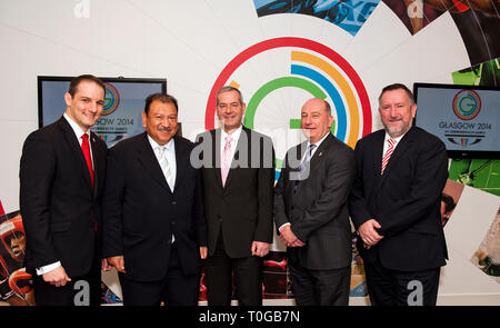 Libero uso primo presidente dei Giochi del Commonwealth Federation Principe Imran visite Glasgow 2014 sede. David Grevemberg, Principe Imran, Signore Sm Foto Stock