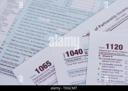 Ci 1040,1120,1065 forma fiscale / concetto di tassazione. Stati Uniti d'America - Immagine Foto Stock