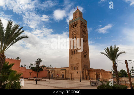La moschea Koutubia in Marrakech. Una delle più popolari attrazioni del Marocco. Foto Stock