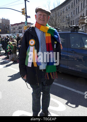 Primo gruppo LGBTQ a marzo sotto la propria bandiera nel quarantaquattresimo storia della Irish American giorno/Brooklyn per il giorno di San Patrizio parata del 3/17/19. Foto Stock