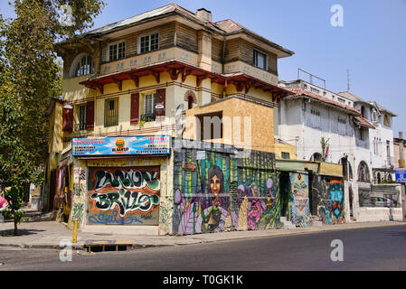 Arte di strada nel quartiere bohémien di Barrio Bellavista, Santiago del Cile Foto Stock