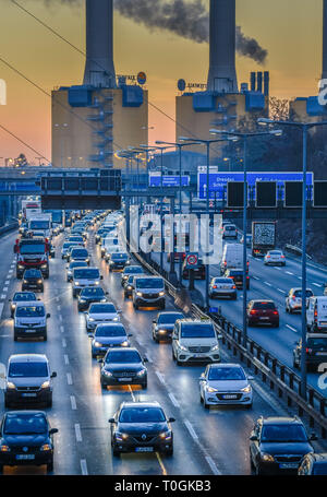 Viscoso traffico fluente, città autostrada A 100, villaggio Wilmers, Berlino, Germania, Zähfliessender Verkehr, Stadtautobahn un 100, Wilmersdorf, Deutschland Foto Stock