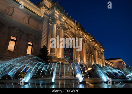 Fontana al Metropolitan Museum of Art di New York City. Foto Stock