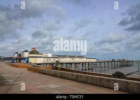 Grand Pier Teignmouth una località di villeggiatura in South Devon. Off - Stagione Foto Stock