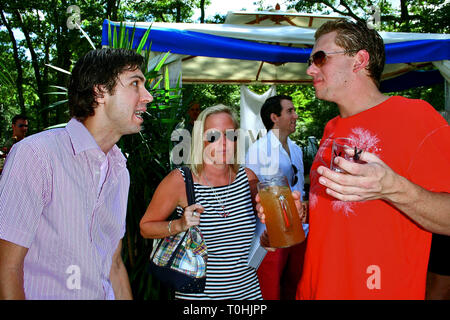 Southampton, NY, STATI UNITI D'AMERICA. 20 Mar, 2019. Atmosfera presso il Domenica, 2 sett 2007 Passaporto Playboy Hamptons party in piscina presso il Pink Elephant di Southampton, NY, STATI UNITI D'AMERICA. Credito: Steve Mack/S.D. Mack foto/Alamy Foto Stock