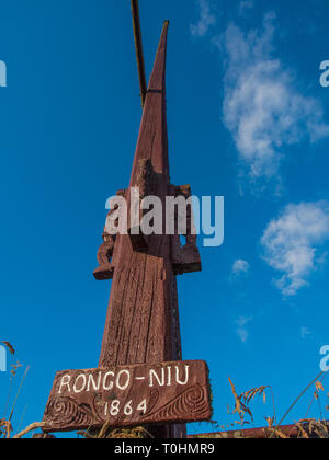 Rongo Nui, Hauhau palo cerimoniale, Maraekowhai, Whanganui River, Ruapehu District, Nuova Zelanda Foto Stock