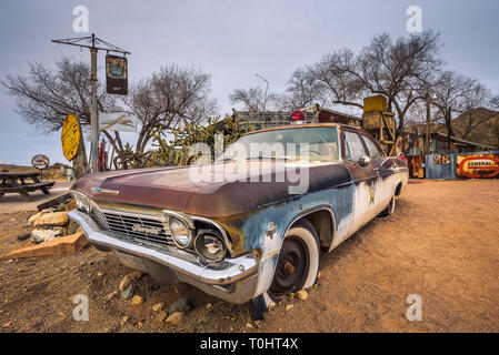 Il vecchio sceriffo della vettura con una sirena in Hackberry, Arizona Foto Stock