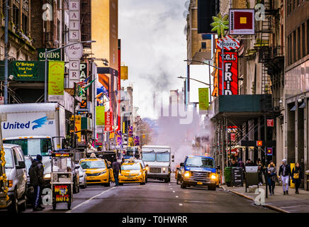 Tipico di New York City Street View Foto Stock