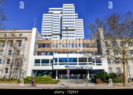 Alto, regime pensionistico tedesco, dam Hohenzollern, villaggio Wilmers, Berlino, Germania, Hochhaus, Deutsche Rentenversicherung, Hohenzollerndamm, Wilmers Foto Stock