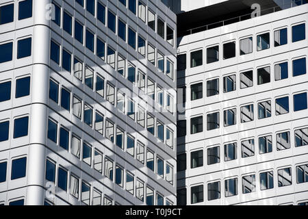 Alto, regime pensionistico tedesco, dam Hohenzollern, villaggio Wilmers, Berlino, Germania, Hochhaus, Deutsche Rentenversicherung, Hohenzollerndamm, Wilmers Foto Stock