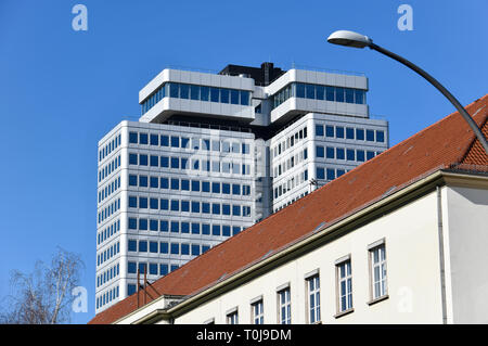 Alto, regime pensionistico tedesco, dam Hohenzollern, villaggio Wilmers, Berlino, Germania, Hochhaus, Deutsche Rentenversicherung, Hohenzollerndamm, Wilmers Foto Stock