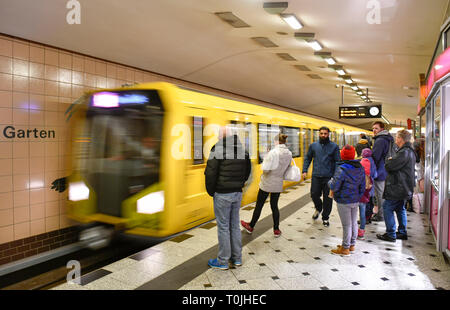 U9, stazione ferroviaria del giardino zoologico, Charlottenburg di Berlino, Germania, Bahnhof Zoologischer Garten, Deutschland Foto Stock