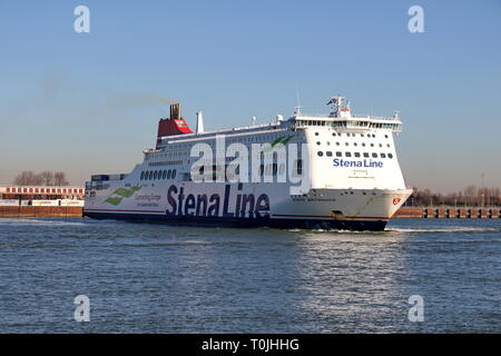 Il traghetto per auto Stena britannica lascia il porto di Rotterdam il 15.02.2019. Foto Stock