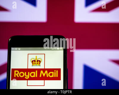 L'Ucraina. 20 Mar, 2019. Royal Mail plc logo azienda vede visualizzato su un telefono intelligente. Credito: Igor Golovniov SOPA/images/ZUMA filo/Alamy Live News Foto Stock