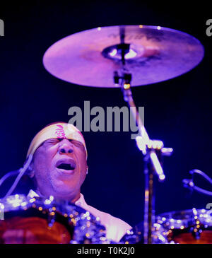 Brno, Repubblica Ceca. 20 Mar, 2019. Noi batterista jazz Billy Cobham compie durante il suo progetto Crosswinds entro Jazzfest Brno, Repubblica Ceca, il 20 marzo 2019. Credito: Igor Zehl/CTK foto/Alamy Live News Foto Stock