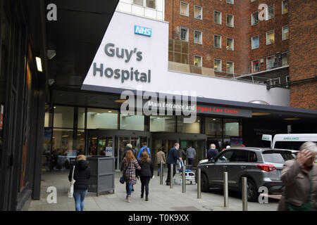 Southwark Londra Inghilterra Guy's Hospital Entrata principale Foto Stock