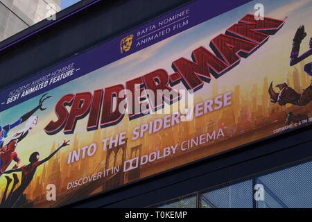 Spider-Man poster sulla parte esterna del cinema di Londra Foto Stock