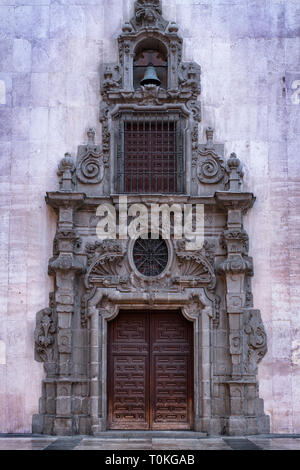 Facciata del Monte de Piedad, Madrid Foto Stock