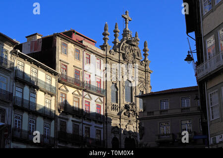 Chiesa della Misericordia di Porto (Igreja da Misericordia do Porto) è situato sulla famosa Rua das Flores (fiori street). E' un secolo XVI CHIESA, resto Foto Stock