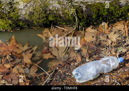 Ambiente: l'inquinamento del fiume Saone, Lione, Francia Foto Stock