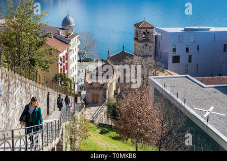 Lugano, Svizzera - 10 Marzo 2019: la gente camminare al piano superiore a Lugano, Canton Ticino della Svizzera Foto Stock