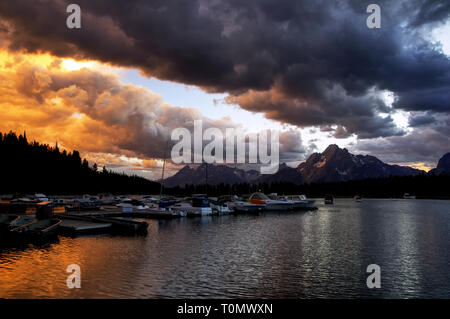 Tramonto sul lago Jackson con Grand Tetons in background. Foto Stock