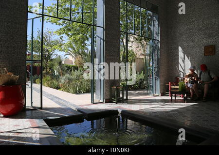 Ingresso nel giardino esotico, il Giardino Segreto, Rue Mouassine, Medina, Marrakech, regione Marrakesh-Safi, Marocco, Africa del nord Foto Stock