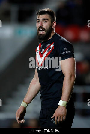 London Broncos' Lovell in azione contro St Helens santi, durante la Betfred Super League match al totalmente Wicked Stadium, St Helens. Foto Stock