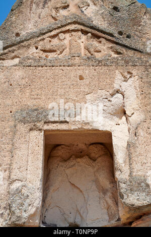 Close up della facciata e sculture in rilievo della Frigia tempio di Aslankaya, VII secolo A.C. Valle Phyrigian, Emre Lago, Vicino Döğer, Turchia. Su Foto Stock