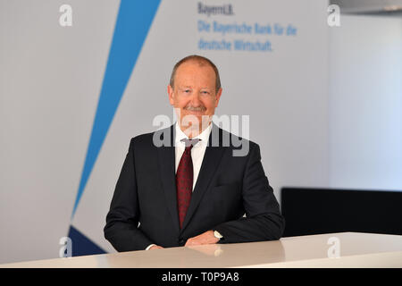 Monaco di Baviera, Deutschland. Xxi Mar, 2019. Il dottor Edgar ZOLLER (vice presidente del consiglio di amministrazione), immagine singola, un unico taglio motif, mezza figura, mezza figura. Bilancio conferenza stampa Bayern LB, la BayernLB il 21.03.2019. | Utilizzo di credito in tutto il mondo: dpa/Alamy Live News Foto Stock