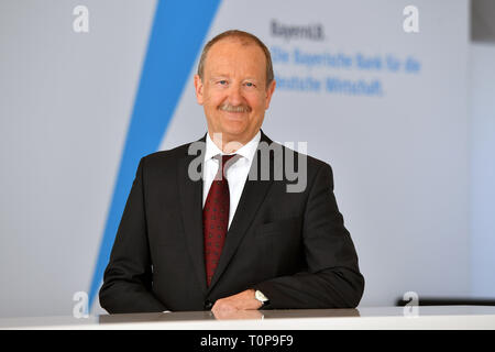 Monaco di Baviera, Deutschland. Xxi Mar, 2019. Il dottor Edgar ZOLLER (vice presidente del consiglio di amministrazione), immagine singola, un unico taglio motif, mezza figura, mezza figura. Bilancio conferenza stampa Bayern LB, la BayernLB il 21.03.2019. | Utilizzo di credito in tutto il mondo: dpa/Alamy Live News Foto Stock